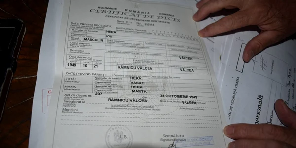 Certificatul de deces al unui fost deţinut politic din Bihor - Ion Hera - căutat după şapte decenii în Vâlcea Foto Adevărul