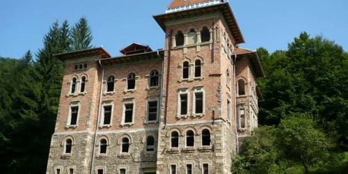 castel zlatna