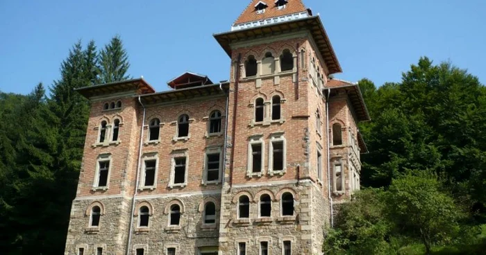 Castelul de la Izvorul Ampoiului, în Apuseni