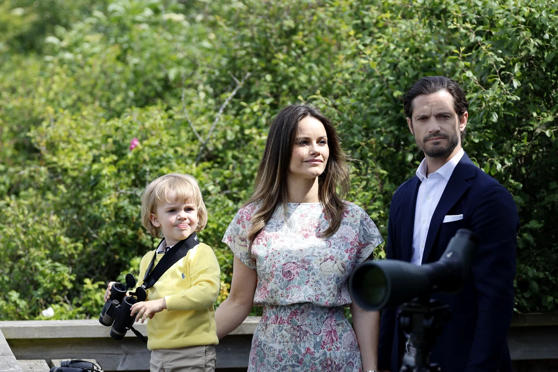 Prințesa Sofia și Prințul Carl Philip, alături de Prințul Julian