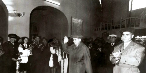 Foto teiusonline/Sala gării din Teiuş în care s-a ţinut procesul a fost vizitată cu doi ani înainte  de Nicolae Ceauşescu 