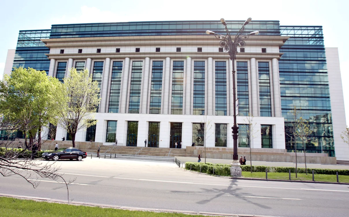 Patriarhul Daniel a sfinţit,  ieri, cea mai modernă  bibliotecă din ţară