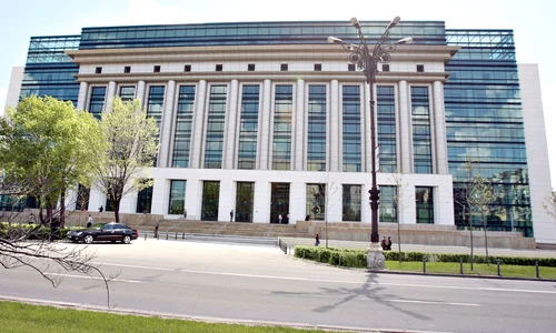 Patriarhul Daniel a sfinţit,  ieri, cea mai modernă  bibliotecă din ţară jpeg