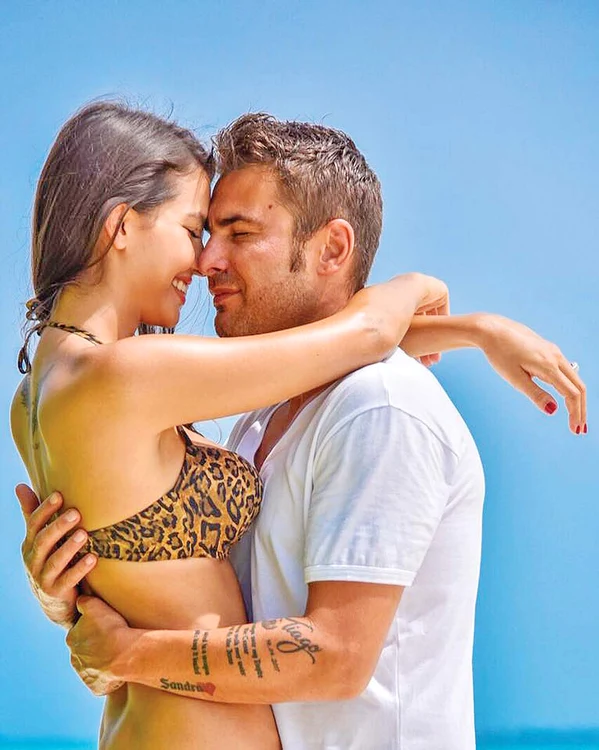 Maldive - 5.000 de euro Adrian Mutu şi Sandra