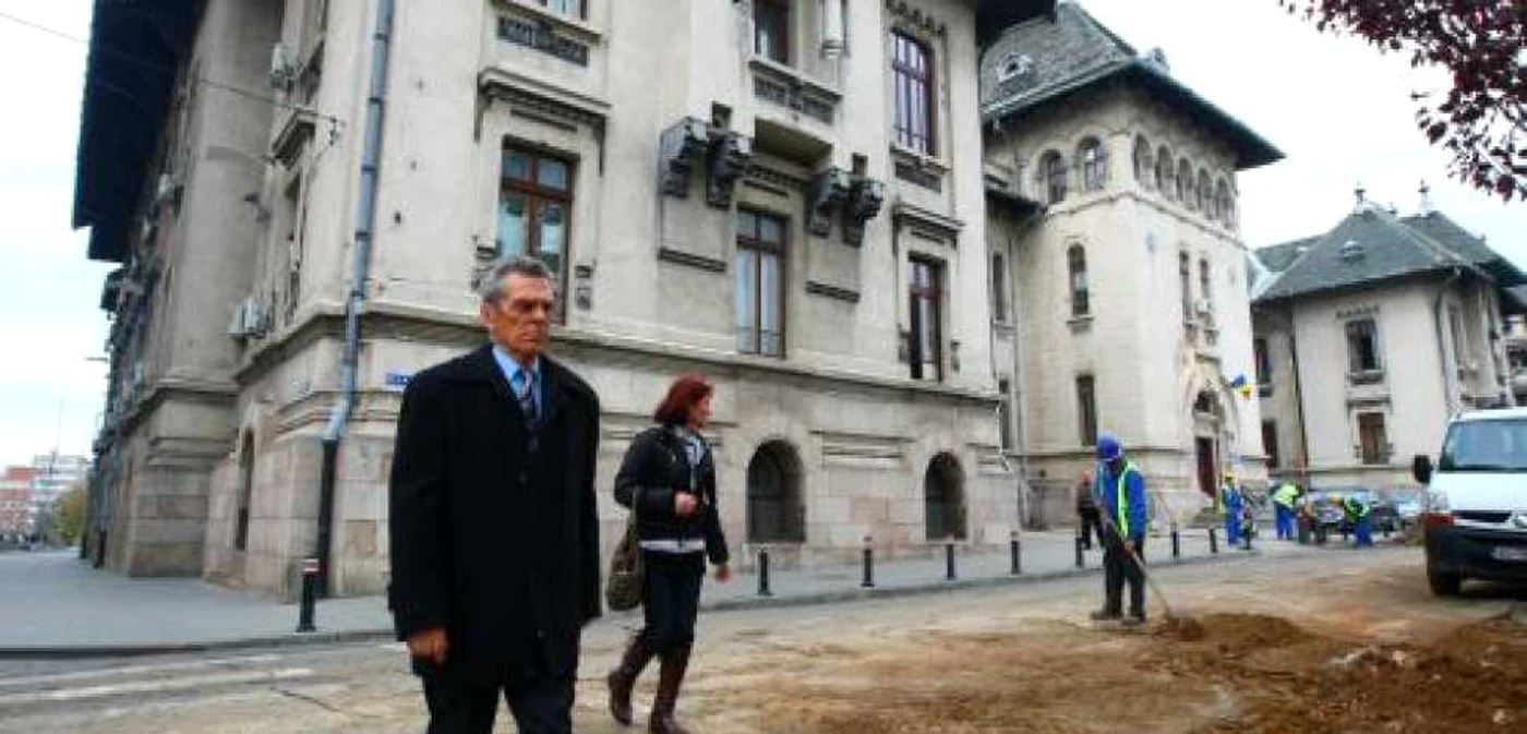 Muncitorii au înlocuit conductele de gaze de pe strada C.S. Nicolaescu Plopşor