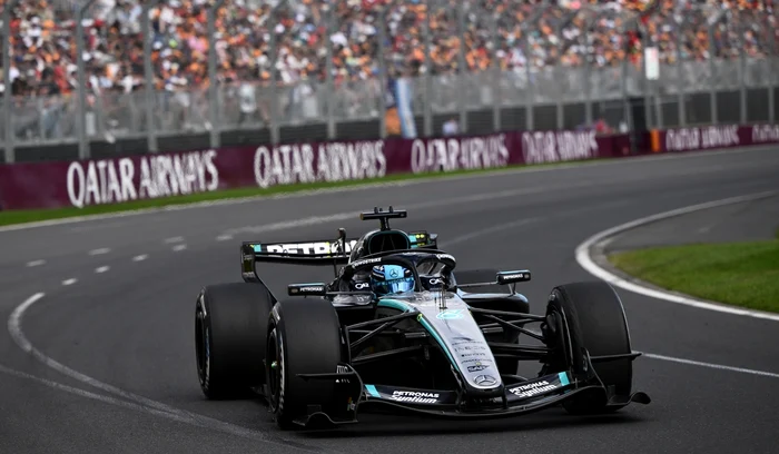 George Russell, de la Mercedes, pe primul loc în cea dintâi cursă a anului (FOTO: EPA)