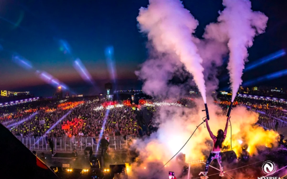 NEVERSEA - cel mai mare festival de pe plajă din Europa Sursa Facebook