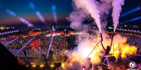 NEVERSEA - cel mai mare festival de pe plajă din Europa Sursa Facebook Neversea