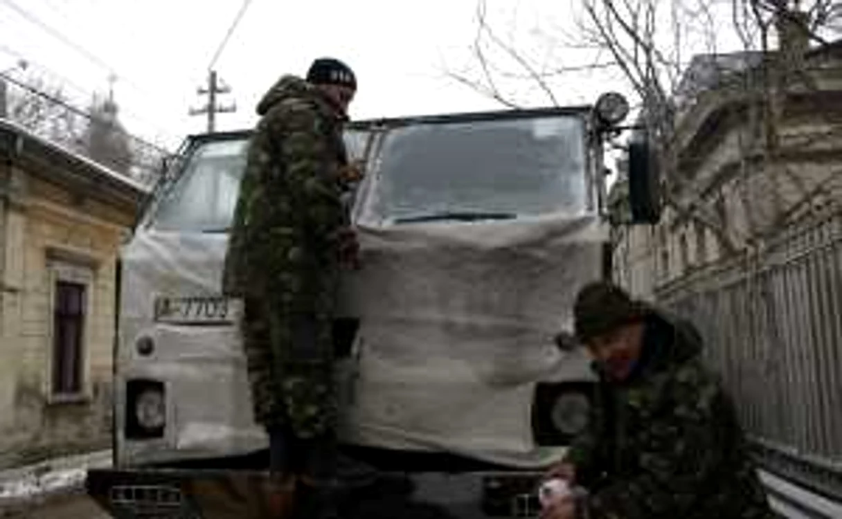 Intervenţia Brigăzii 10 Geniu în zonele sinistrate. FOTO: NICOLETA BUTNARU