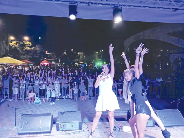 La 18 august  ţinea concert  la Oneşti