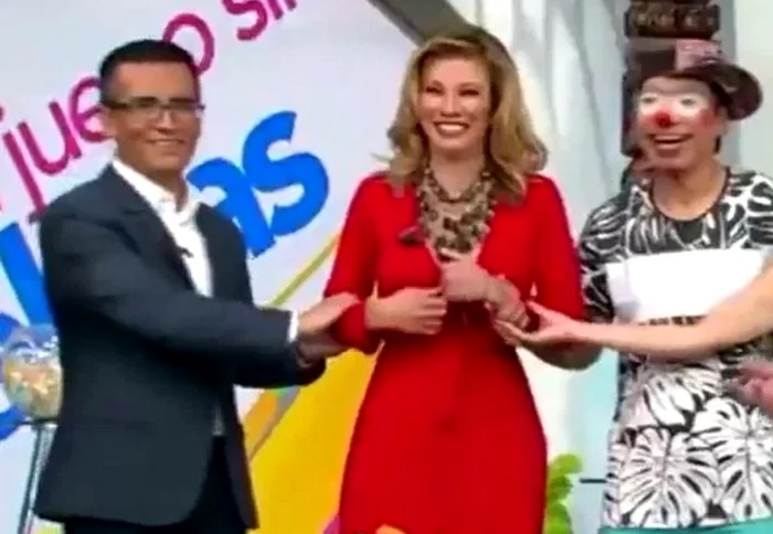 O Prezentatoare a făcut un mic "accident" spre amuzamentul tuturorFoto: captură foto/Youtube