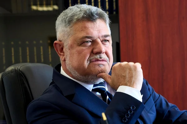 Senatorul Ninel Peia: „Fratele nostru suveranist George Simon a căzut pe interceptări în dosarul Fănel Bogos”