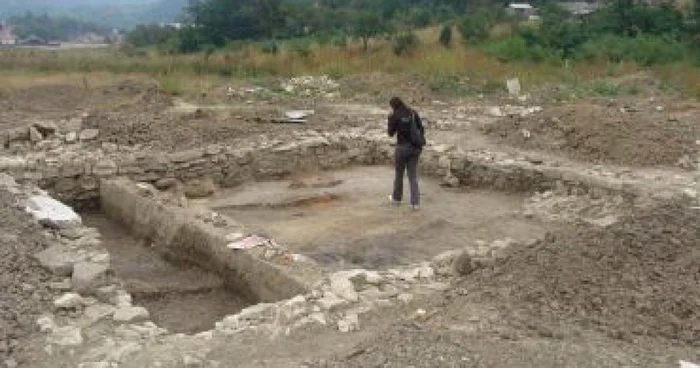 Râmnicu Vâlcea: O construcţie romană de 1.800 de ani s-a descoperit la Ocnele Mari