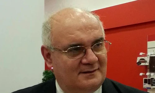 1 pacurariu 3col 180 jpeg