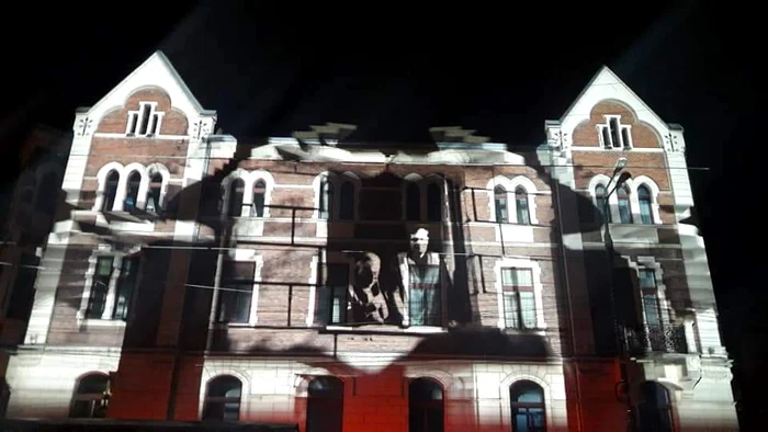 Video mapping pe Biserica Reformată FOTO Ștefan Both