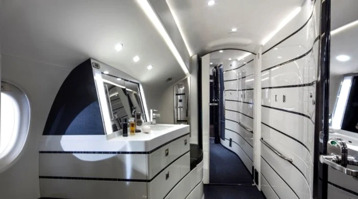 
    Așa arată în interior avionul Dassault Falcon 8X (LX-LXL) închiriat de la Global Jet cu care familia Johannis a zburat la New York Sursa foto: dessaultfalcon.com  