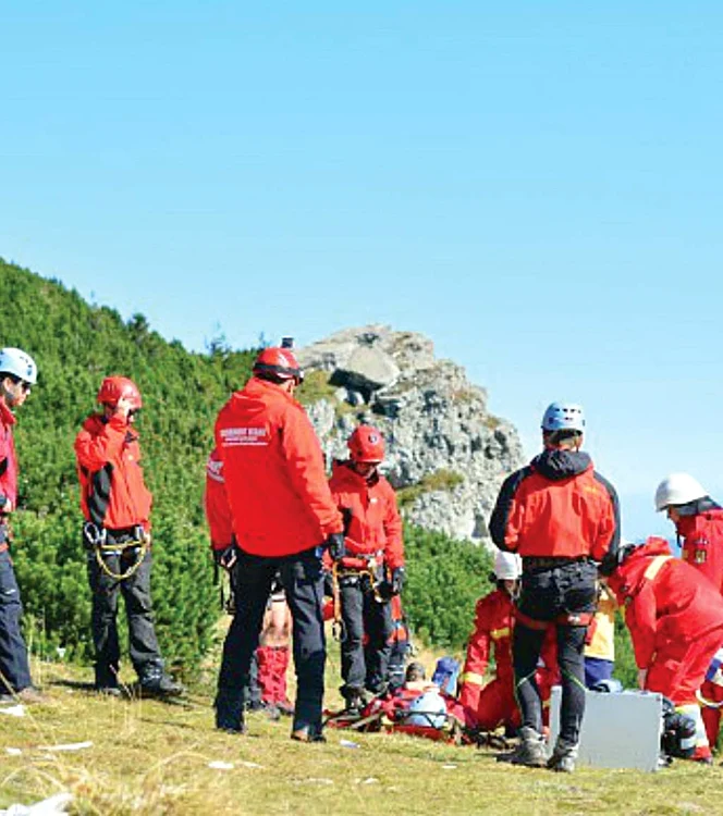 Salvamontiştii din Neamţ caută o notăriţă din Iaşi pe care o aşteaptă opt ani de închisoare. Ea a anunţat că se va sinucide