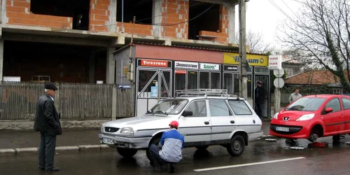 Vulcanizările sunt luate cu asalt de şoferi