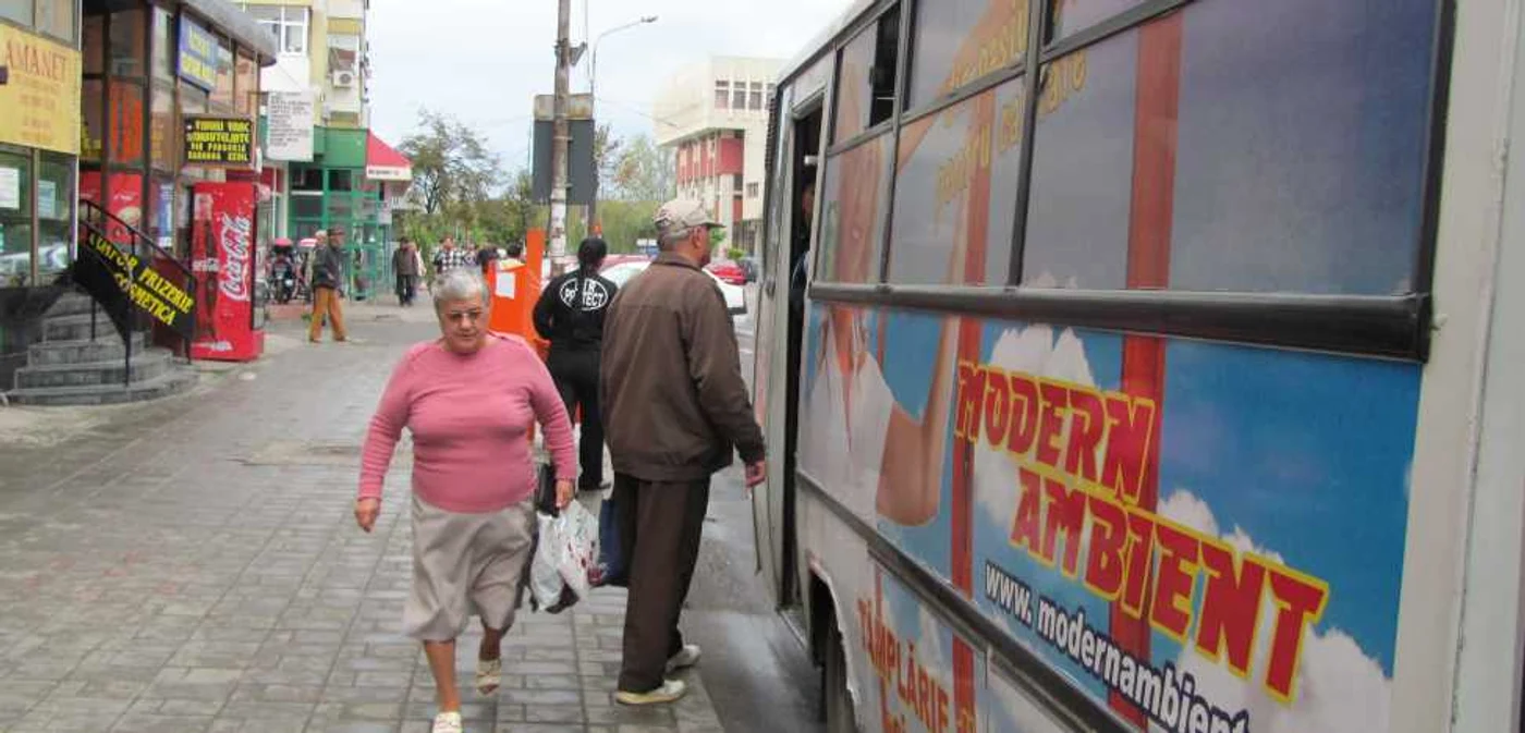 Pensionarii circulă deocamdată cu bilet
