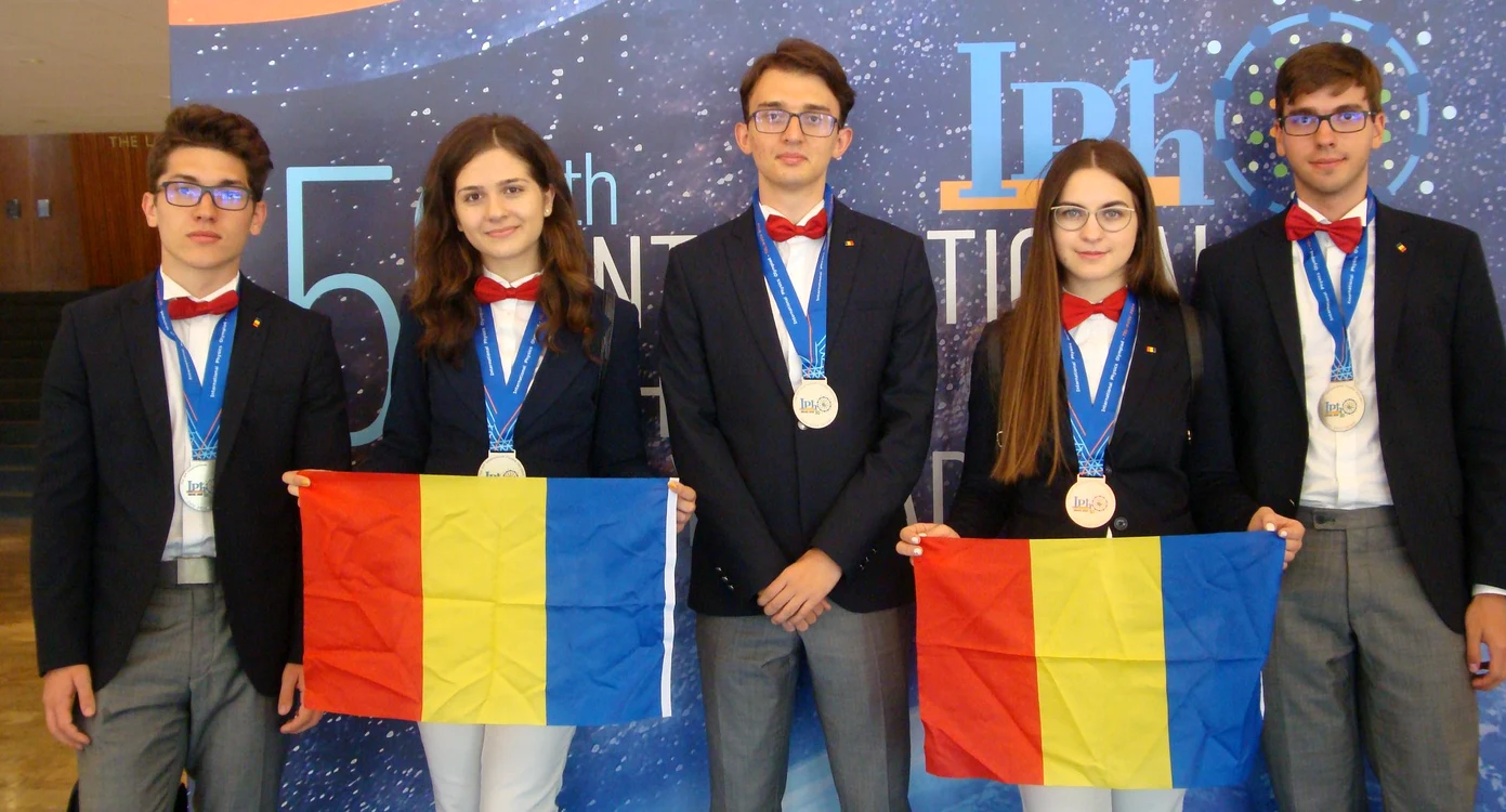 
    Echipa României a obținut cinci medalii pentru la Olimpiada Internaţională de Fizică – 2019FOTO: MEN  