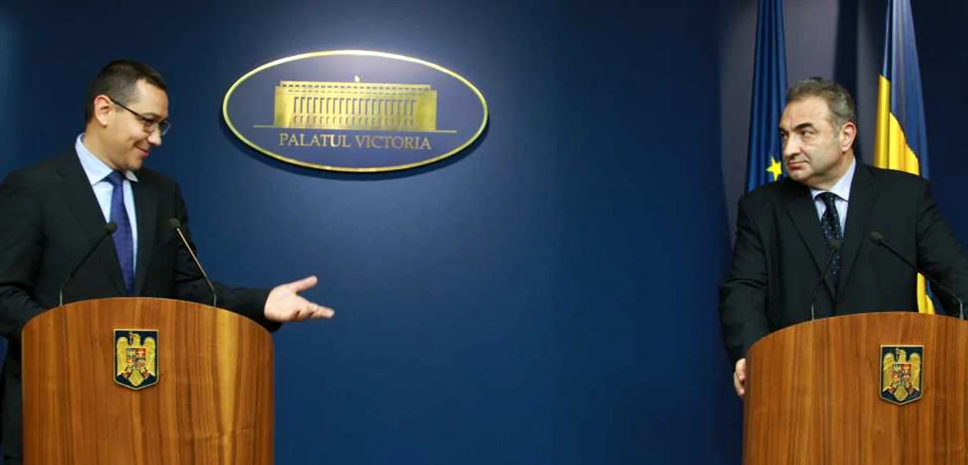 Victor Ponta (stânga) i-a cerut lui Florin Georgescu să publice cât mai repede normele privind plata TVA la încasarea facturii. FOTO Mediafax
