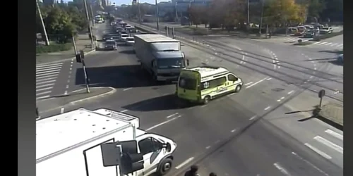 Accident cu ambulanţă