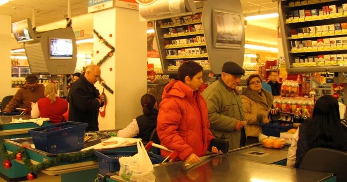 Câteva zeci de zălăuani îşi făceau cumpărăturile azi dimineaţă în Carrefour