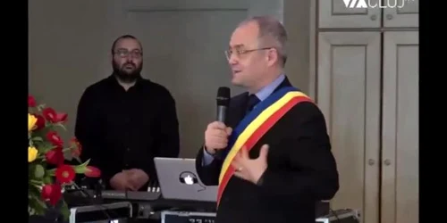 5c4f3db2df52022f751aa332 jpg