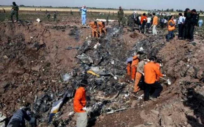 A fost găsită a treia cutie neagră a avionului prăbuşit în Iran