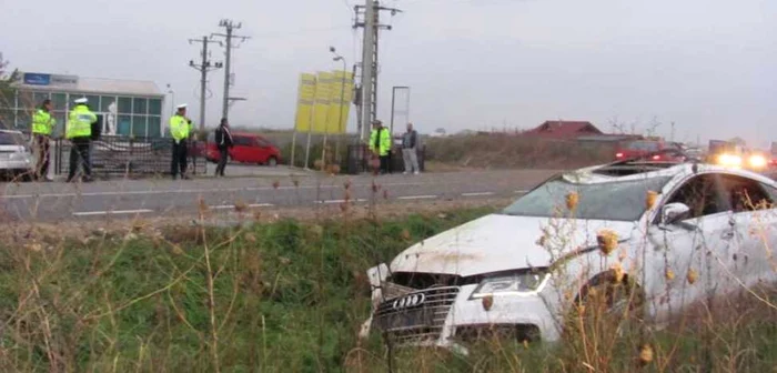 Toţi cei patru pasageri au scăpat cu viaţă FOTO:adevarul