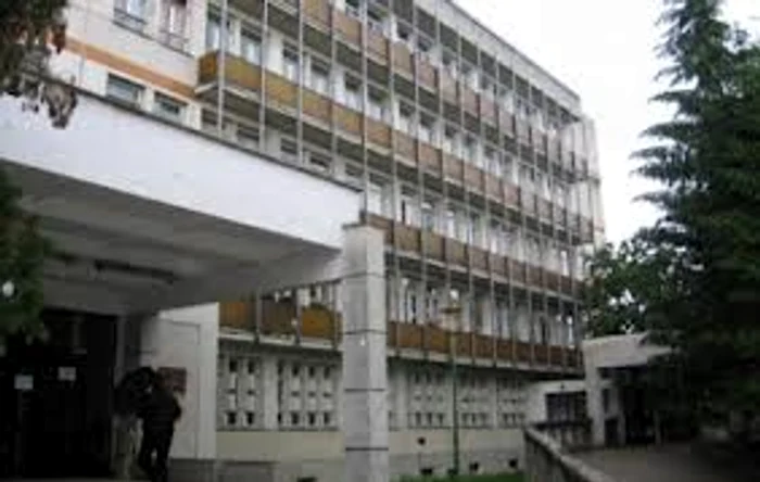 Spitalul din Făgăraș este în alertă după ce zeci de copii și adulți au fost internați cu toxiinfecție alimentară
