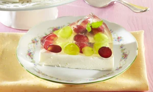 No baked cake with grapes jpeg