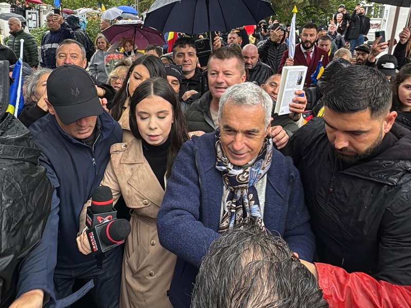 Călin Georgescu comparat de preotul din Buftea cu „Sfântul Cleopa”. Slujitorul bisericii a tras clopotele pentru fostul candidat la prezidențiale