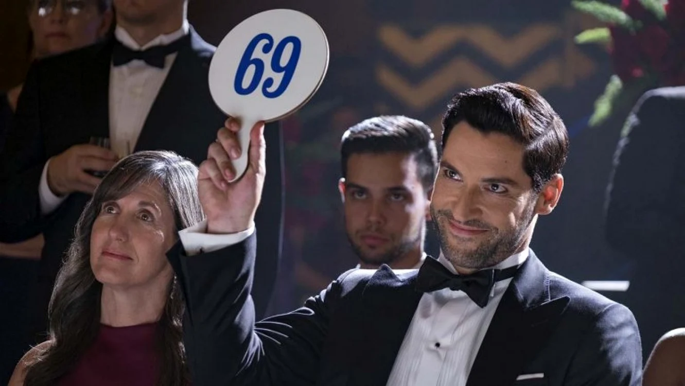 Serialul îl are în centru pe Lucifer Morningstar, interpretat de Tom Ellis