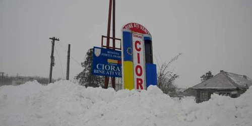 Troienele de zăpadă de la Ciorani au peste 2 metri înălțime. Foto Adevărul Ploiești