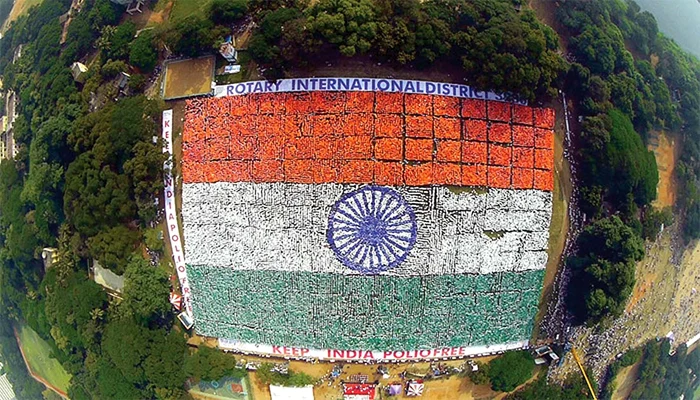 Steagul este cât două terenuri de fotbal