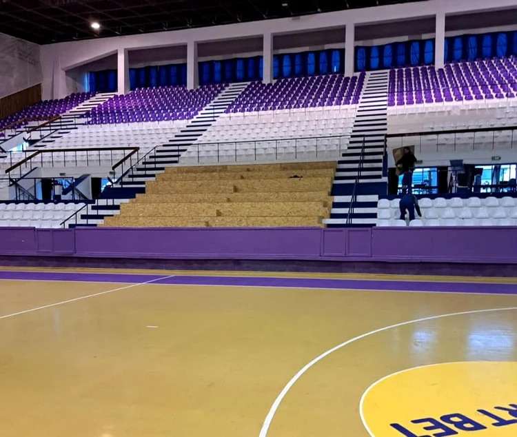 Au fost înlocuite vechile scaune din sală FOTO Colterm