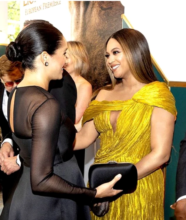 Meghan Markle şi Beyonce s-au îmbrăţişat şi au vorbit preţ de câteva momente 