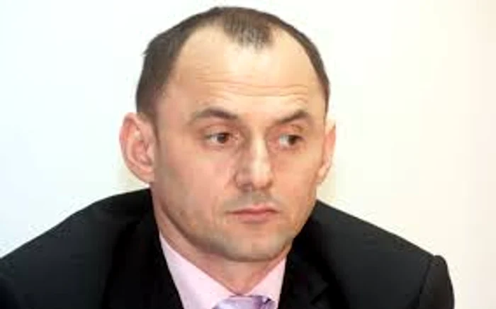 
    Comisarul  Cezar ConstantinFilip  