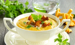 Supa crema de ciuperci  Sursa foto shutterstock 195411785 jpg