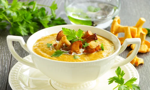 Supa crema de ciuperci  Sursa foto shutterstock 195411785 jpg