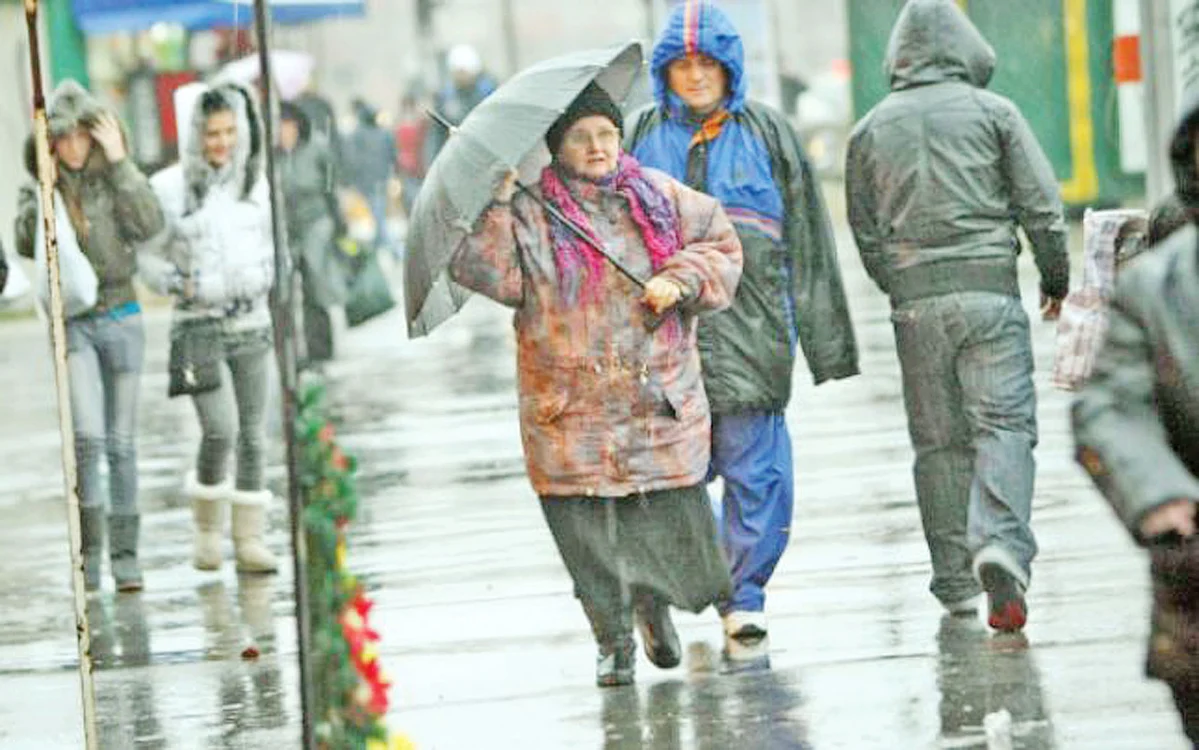 În Bucureşti, ieri, termometrele au arătat 1 grad Celsius, dar din cauza vântului puternic a părut şi mai ger