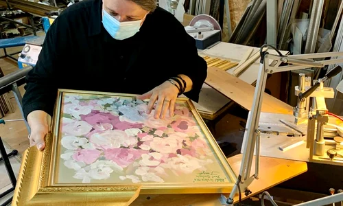 În urmă cu 5 ani, el a demarat proiectul intitulat ”Art by Fuego”, prin intermediul căruia a ajutat 300 de artiști tineri și vârstnici jpeg