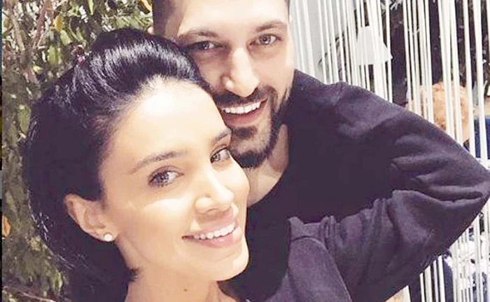 Adelinei îi stă superb cu această coafură