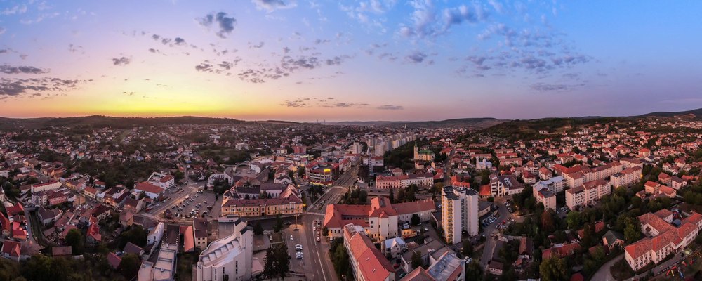 Cum au schimbat comuniștii numele unui oraș din România, considerat „prea țărănesc”. Istoricii spun că actuala denumire are sorginte maghiară