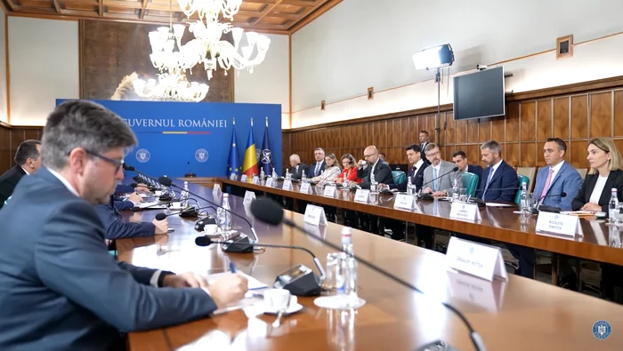 VIDEO Premierul Ilie Bolojan, discuții la Palatul Victoria cu reprezentanții Ambasadei SUA și ai AmCham România. Ce subiecte au fost abordate