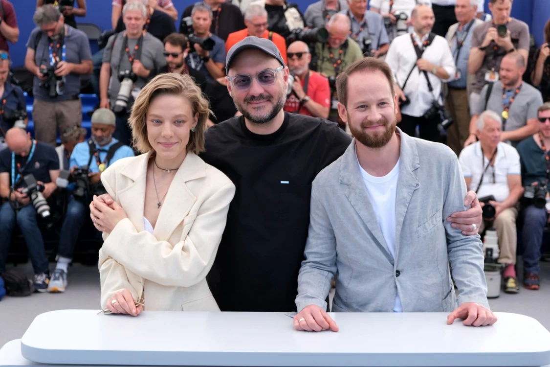 Kirill Serebrennikov între Alena Mihailova şi Odin Biron