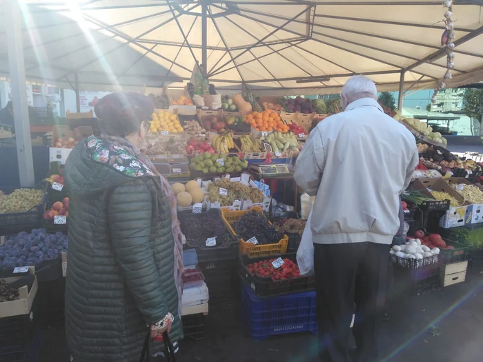 Banane, portocale, lămâi, ananas sau avocado la Ziua produselor românești FOTO Ioan Buciumar