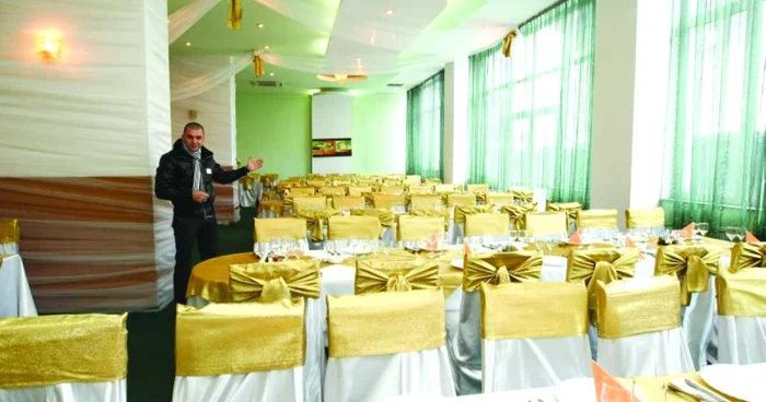 Aşa arată sala unui restaurant unde craiovenii vor servi masa la trecerea dintre ani!