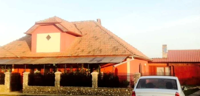 Casa fostului primar din Tormac FOTO www.pressalert.ro